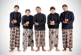 http://repository.finroll.com/global/images/articles/Hendra/Jogja-Hip-Hop-Foundation3.jpg